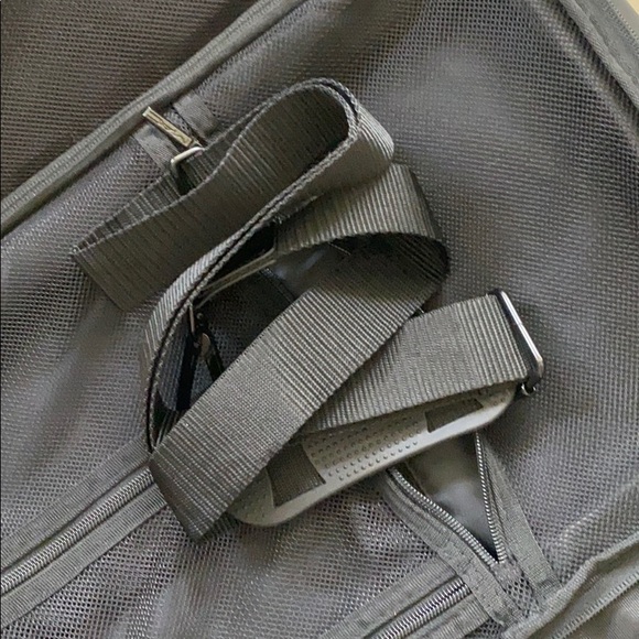 MAC Cosmetics travel case - Picture 7 of 10